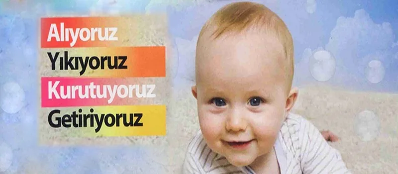Sökülerek yıkanan ve gergin askıda kurutulan stor perde kumaşı